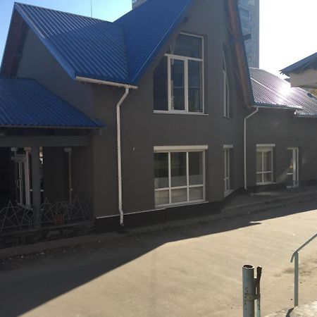 Hostel -Hotel Granat Rivne City エクステリア 写真