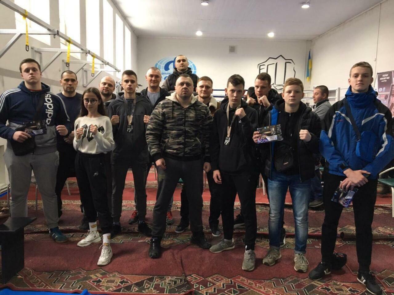 Hostel -Hotel Granat Rivne City エクステリア 写真
